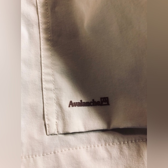 Avalanche Outdoor Supply shorts, size xs - Picture 2 of 3